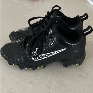 Nike Kids Black and White baseball cleats